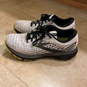Brooks Ghost 13 (Run Visible edition)